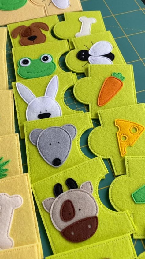 If you see this post just say “Hi!” This puzzle playset is available on my Etsy shop (link in bio), it is made of Korean stiff felt.… | Instagram Felt Books Diy, Couture Montessori, Busy Books For Toddlers, Quiet Book Ideas, Diy Busy Books, Felt Games, Felt Toys Diy, 헬로키티 배경화면, Montessori Books