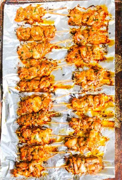 Spanish Chicken Tapas Recipes, Spanish Tapas Party Decorations, Chicken Tapas Recipes, Small Tapas Dishes, Mexican Tapas Recipes, Tapas Ideas Spanish, Spanish Meat Recipes, Spanish Food Recipes Spain, Pinxtos Spanish