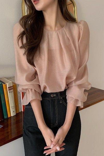 Korean Blouse, Stylish Tops For Women, Fashion Top Outfits, Fashion Tops Blouse, Trendy Fashion Tops, Fashionista Clothes, Shirts Design, Modest Fashion Outfits, Cotton Top