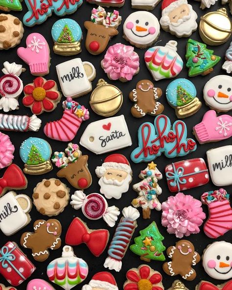 Christmas Cookie Cake, Best Christmas Cookies, Xmas Cookies, Fancy Cookies, Creative Cookies, Christmas Sugar Cookies, Christmas Cookies Decorated, Mini Cookies, Cookies Decorated