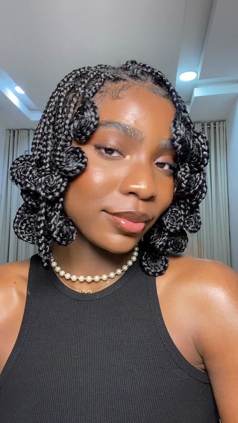 Koroba 😍 it’s Olori oba😍 and I’m obsessed with Afrocentric hairstyle... | TikTok Koroba Hairstyle Girl In Nigeria, Tanavoho Hairstyle, Hat With Box Braids, Koroba Braids Hairstyles, Box Braids With Bangs, Afro Hairstyles 4c Hair, Dolly Braids, Braided Locs, Braid Fringe