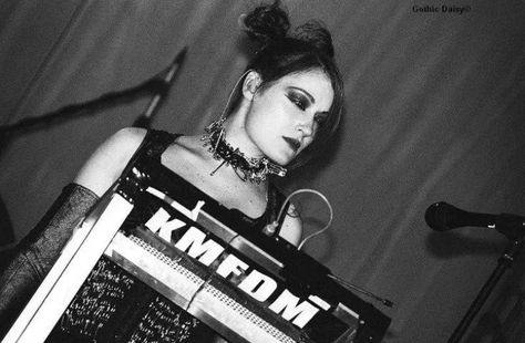 Lucia Cifarelli, Zoe Core, Band Pictures, Zoo Wee Mama, Creatures Of The Night, Club Kids, Music Library, Music Artist, Industrial Metal