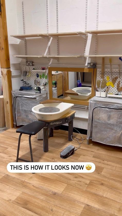 Pottery Station, Pottery Studio Design, Pottery Studio Ideas, Pottery Studio Setup, Pottery Room, Pottery At Home, Pottery Sink, Small Pottery Studio, Clay Sinks