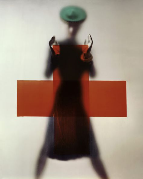 13-The red cross, pour Vogue US 1945 copy Erwin Blumenfeld, World Wars, Vogue Us, Red Cross, Paris France, Berlin, Vogue, Photography, Red