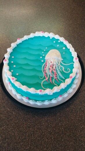 Dairy Queen Jellyfish cake by Mandy Jelly Fish Cake Ideas, Jellyfish Cake Ideas, Dairy Queen Cakes Designs, Jellyfish Birthday Cake, Dairy Queen Cake Ideas, Ocean Sheet Cake, Summer Cakes Decorations, Cute Summer Cake Ideas, Jellyfish Cupcakes