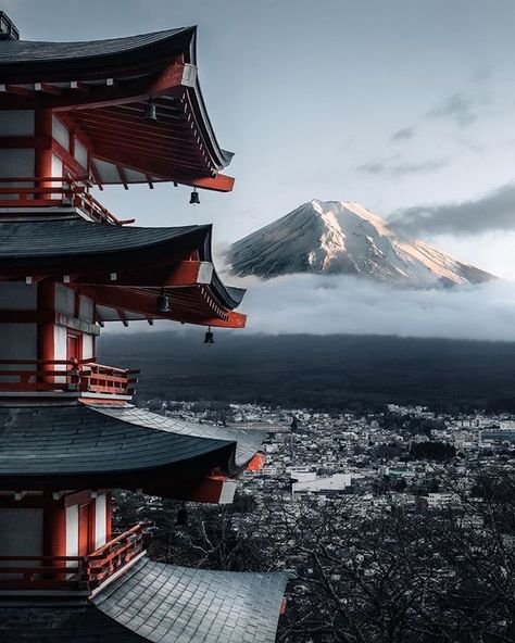 About 60 miles southwest of Tokyo, you'll find Japan's iconic Mount Fuji. The country's highest peak was a pilgrimage site for centuries,… Mount Fuji Japan, Fuji Japan, Monte Fuji, Mont Fuji, Mt Fuji, Manama, Mount Fuji, Japan Photo, Sapporo