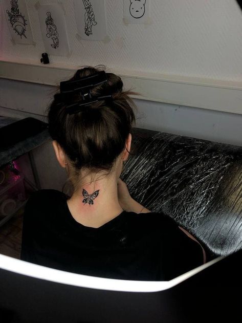 Watercolor Tattoo Ideas, Ear Tattoo Ideas, Minimal Tattoo Design, Neck Tattoos Women, Small Pretty Tattoos, Classy Tattoos, Best Tattoo Designs, Elegant Tattoos, Artistic Inspiration