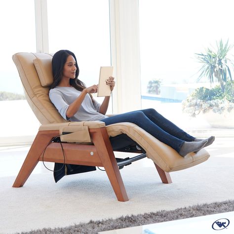 Traditional Couch, Couch Styling, Zero Gravity Recliner, Body Wellness, Modern Recliner, Relaxing Chair, Zero Gravity Chair, Reclining Chair, Gravity Chair