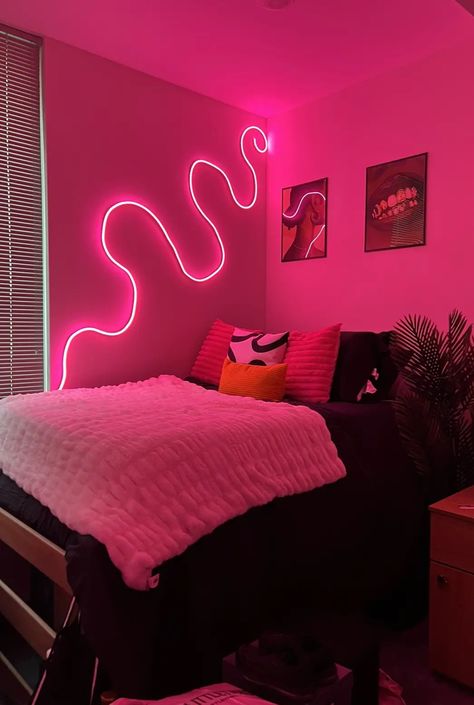 College Dorm Room Ideas Led Lights, Classy Dorm Room Ideas, Vibey Apartment Bedroom, Neon Dorm Room Aesthetic, Led Lights Bedroom Wall Lights, Led Rope Lights Bedroom, Baddie Dorm Room Ideas, Rope Lights Bedroom, Dorm Room Black