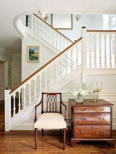 The Colonial Revival style became popular in the early 1900s in America, at a time when people became nostalgic for a pre-industrialized era. Modern interpretations of the colonial era began to emerge in architectural and interior designs, heavily influenced by British, Spanish, French, and Dutch designs. #interior #interiordesign #interiordecor #interiordecoration #decor #decoration #design #bathroom #bathroomdesign #bathroomdecor #kitchen #kitchendecor #kitchendesign #homedecor #homedecoration Colonial Millwork, Kitchen Ideas Halloween, American Colonial Interior, Colonial Revival Interior, Colonial Home Interior, Room Decor Bedroom Ideas, Fall Ideas Decorating, Colonial Style Interior, Colonial House Interior