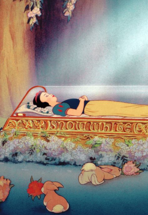 Snow White background / wallpaper / Disney Snow White Wallpaper, Glass Coffin, Sette Nani, Disney Princess Snow White, Snow White Disney, Childhood Dreams, Images Disney, Disney Things, Snow White And The Seven Dwarfs