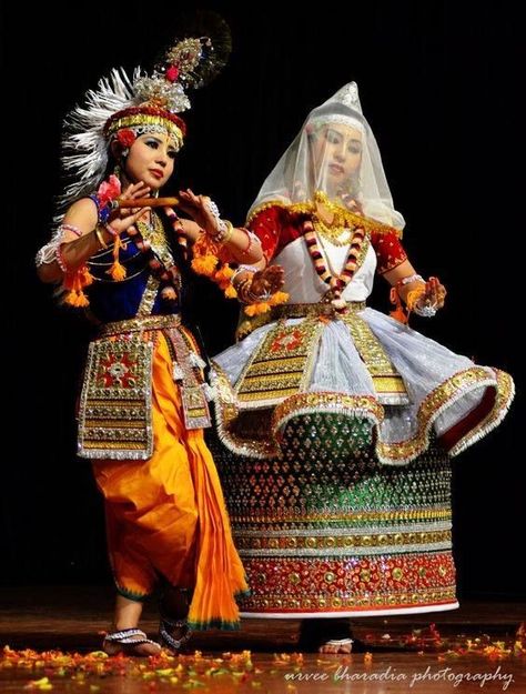 Classic dance form of Manipur , a North eastern state of India. Manipuri Dance, Indian Classical Dancer, Dance Of India, Cultural Dance, Frida Art, Indian Classical Dance, Dance Images, Dance Paintings, Dress Name