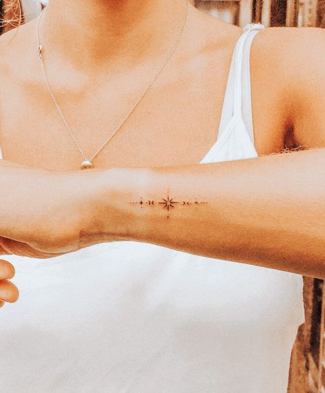 Side Wrist Tattoos, Tiny Wrist Tattoos, Petite Tattoos, Inspiration Tattoos, Wrist Tattoos For Women, Small Hand Tattoos, Classy Tattoos, Discreet Tattoos, Dainty Tattoos