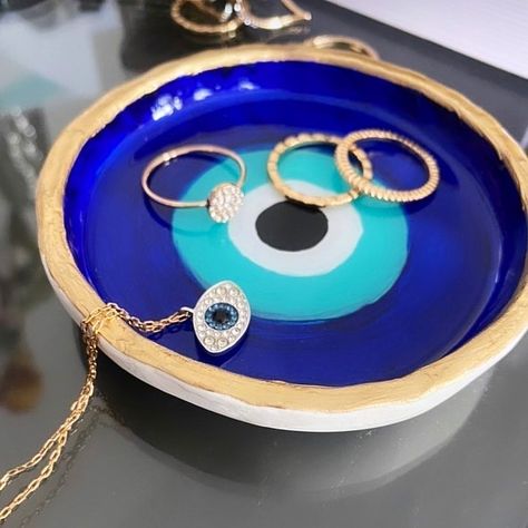 Evil Eye Trinket Dish, Clay Ring Dish, Ceramic Jewelry Dish, Clay Inspo, Clay Ring, Clay Diy Projects, Gift Inspo, Traditional Ceramics, Art Corner