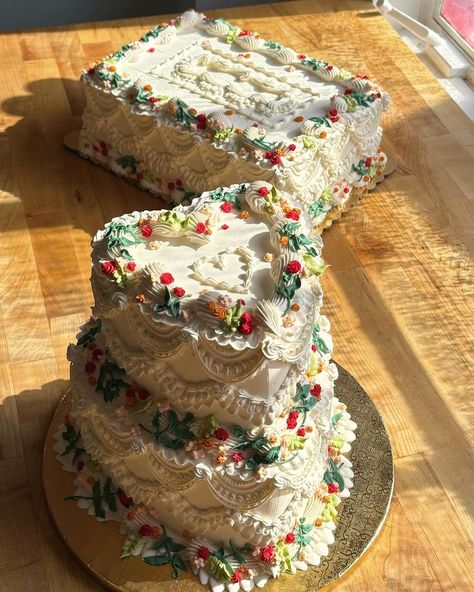 Gabby Bakes | A couple cute wedding cakes from a couple weeks ago. A 6+8” tiered heart and a 1/4 sheet cake for size reference. :3 It’s been really nice… | Instagram Weird Wedding Cakes, Cute Tiered Cakes, Three Tier Heart Cake, Calico Critter Wedding Cake, Multi Cake Wedding Display, Wedding Cake Cottagecore, Wedding Cake Replacement Ideas, Wedding Cake Designs 2024, Decorated Tres Leches Cake