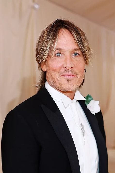 Keith Urban Keith Urban Latest Picture, Keith Urban Tattoo, Aha Band, Hands Aesthetic, Bff Hands Aesthetic, Keith Urban, Latest Pics, Country Music, Jujutsu