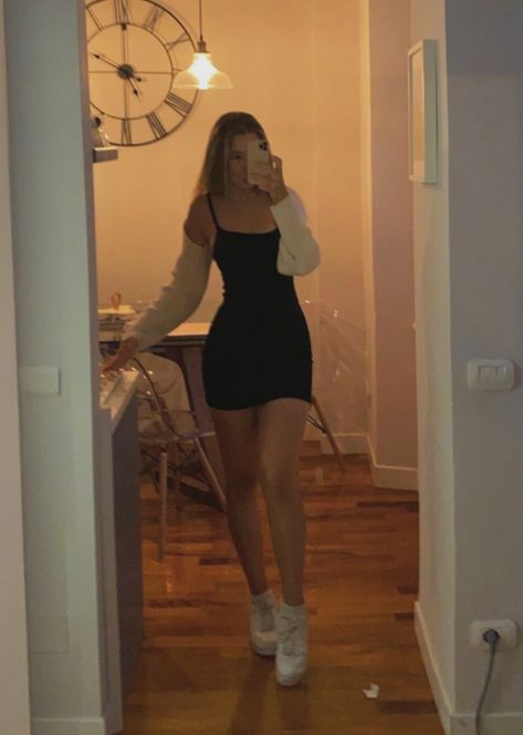 Black Dresses Fitted, Black Cami Dress Outfit, Black Short Dress Aesthetic, 20th Birthday Outfit Ideas Dresses, Mini Black Dress Aesthetic, Black Body Con Dress Outfit, Tight Dress Poses, Cute Black Dress Outfits, Black Mini Dress Outfit Casual