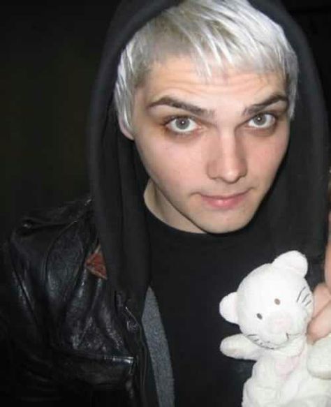 The Black Parade. Too sweet . Black Parade, Gerard Way, White Hair, Tumblr, Hair, White, Black