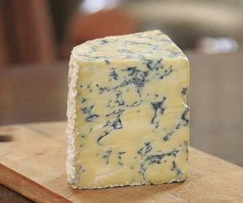 Moldy Cheese, Blue Cheese Butter, English Cheese, Stilton Cheese, Cheese Maker, Cheese Butter, Queso Cheese, Recipe Simple, Cheese Lover