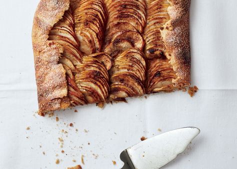 Our 15 Favorite Apple Pie Recipes Slideshow Photos - Bon Appétit Maple Whipped Cream Recipe, Pie Game, Maple Whipped Cream, Apple Cream, Apple Galette, Recipes With Whipping Cream, Apple Tart, Apple Desserts, Baked Apples