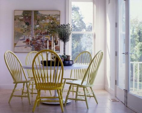 Windsor chairs - COTTONWOOD & CO Painting Dining Chairs, Painted Windsor Chairs, Vicente Wolf, Painted Dining Room Table, Yellow Dining Chairs, Comfy Living Room Furniture, Windsor Chairs, Yellow Chair, American Interior