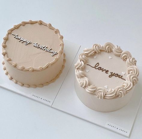 Birthday Cake Aesthetic Beige, Simple Cute Birthday Cake For Women, Rose Gold Cake Decorations, Beige Bento Cake, Neutral Color Birthday Cake, Woman Birthday Cake Elegant Simple, White And Beige Cake, Happy Birthday Cake Simple, Vintage Cakes Birthday Aesthetic