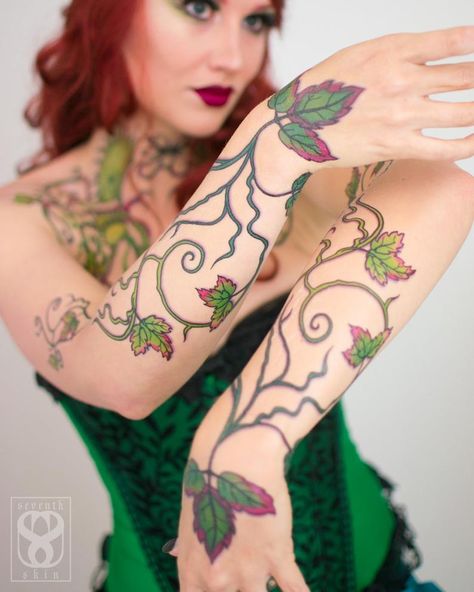 Poison Ivy Tattoo Vines For Women, Poison Ivy Vine Tattoo, Poison Ivy Tattoo Vines, Poison Ivy Rash Pictures, Poison Ivy Tattoo Ideas, Poison Ivy Nails, Nostalgia Tattoo, Poison Ivy Costume Diy, Poison Ivy Vine