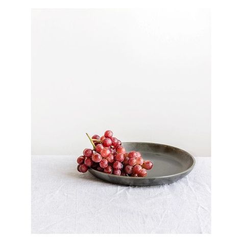 Marie Verdenius (@verdenius) • Instagram photos and videos Negative Space Photography, Food Art Photography, Scandinavian Food, Minimal Photography, Food Photography Inspiration, Food Photography Tips, Fruit Photography, Food Photography Styling, Minimalist Photography