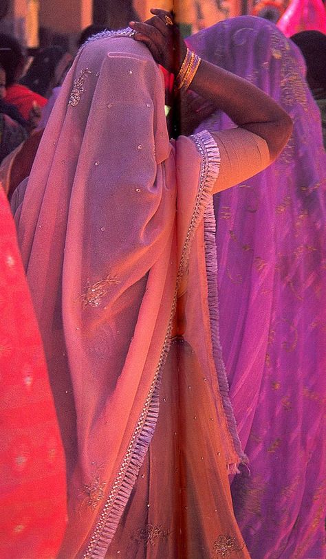 The colors of India have always been an inspiration for me. The women wear saris of every color in the rainbow and the country provides most of the silk fabrics in the world. Indian Trends, Mother India, Indian Pink, Amazing India, Indian Colours, India Culture, India Colors, Indian Woman, Blue Saree