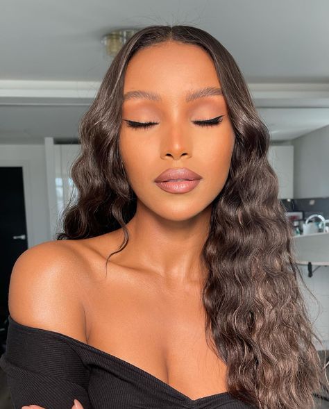 Softly sculpted beauty for @muluaraga (See previous post for products used) Hair @lukepluckrose #nikki_makeup | Instagram Nikki Makeup, Classy Makeup, Beat Face, Light Skin, Makeup Inspo, Makeup Artist, Makeup Looks, Hair Makeup, Log In