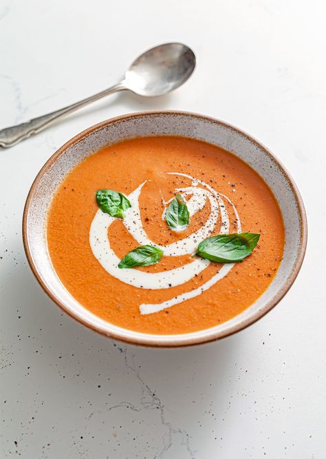 Creamy Tomato Basil Soup Tomato Basil Soup Recipe, Vegan Tomato Soup, Creamy Tomato Basil Soup, Tomato Soup Recipe, Roasted Tomato Soup, Basil Soup, Vegan Roast, Tomato Basil Soup, Tomato Soup Recipes