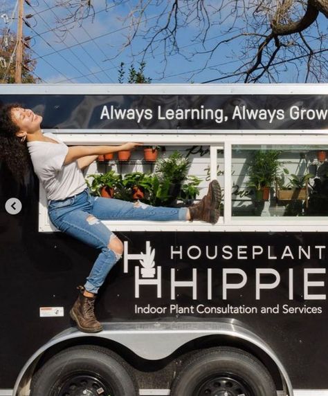 Plant Truck, Freelance Business Plan, Hippie House, Truck Business, Backyard Plants, Shop Truck, Flower Truck, Mobile Business, Flower Business