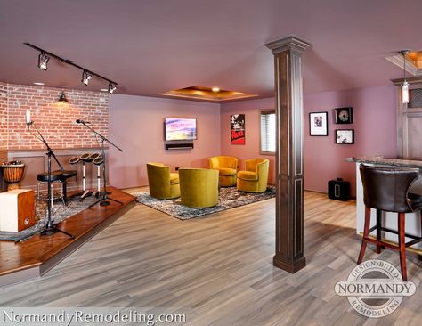 Basement remodel with lounge, stage and wet bar Basement Music Room, Modern Music Room, Teen Lounge Rooms, Cheap Basement Remodel, Home Music Rooms, Basement Studio, Karaoke Room, Sound Room, Hangout Room