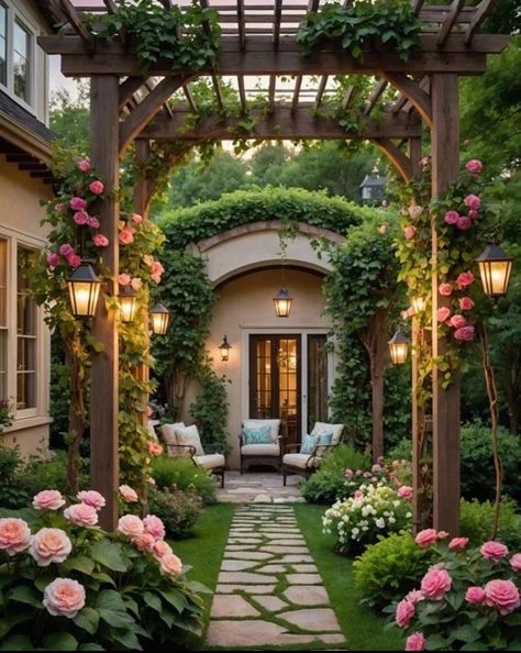 Cottage House Backyard, Diy Secret Garden Ideas, Cottage Backyard Ideas, Corner Garden Ideas Backyards, Backyard Corner, Country Backyards, Cottage Backyard, Home Backyard, Home Decor Cozy