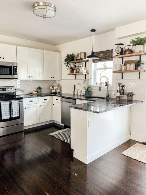 Budget friendly Modern Farmhouse kitchen makeover. All sources provided! #modernfarmhouse #kitchen #homedecor Island Kitchens, Spring Kitchen Decor, Model Dapur, Kitchens Ideas, Decorating Kitchen, Kitchen Design Open, Kitchen Ceiling, Remodeling Kitchen, Cabinet Kitchen