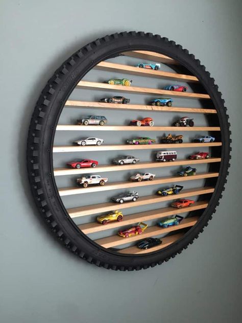 Hot Wheels Cars Display, Matchbox Cars Display, Toy Car Display, Hot Wheels Storage, Deco Tv, Hot Wheels Room, Old Hotel, Tire Storage, Car Display