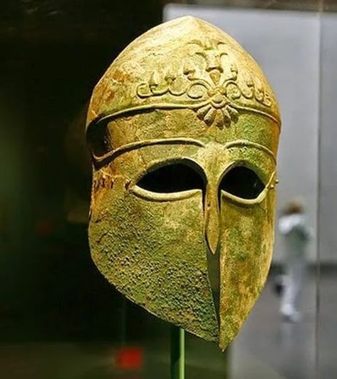 Know Your Ancient Greek Helmets: From Attic to Phrygian Historical Helmets, Greek Armor, Greek Artifacts, Greek Warriors, Greek Helmet, Roman Armor, Roman Helmet, Corinthian Helmet, Armor Helmet