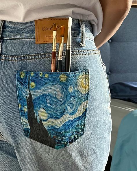 The Starry Night Pocket Jeans by @galartsy. 💙🌙✨ • P.S. - You can use my code “Natasha10” to get some extra % off! 🩵 • • • [Van Gogh art, Van Gogh painting, the starry night, acrylic painter, acrylic artwork, Van Gogh inspired] • • #vanGogh #StarryNight #vanGoghArt #vanGoghInspired #vanGoghAesthetic #ArtWithTash #ａｅｓｔｈｅｔｉｃ #RoomAesthetic Van Gogh Aesthetic Outfits, Van Gogh Outfit Aesthetic, Starry Night Clothes, Van Gogh Inspired Outfit, Acrylic Painting On Clothes, Vangogh Starrynight, Van Gogh Aesthetic, Painting Jeans, Painted Pants