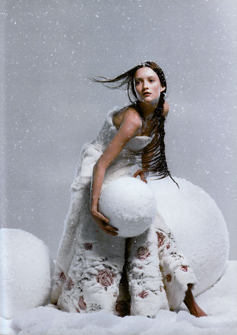 Audrey Marnay photographed by Eric Traoré for Vogue Paris, September 1999 Audrey Marnay, Paris September, Viviane Sassen, Editorial Vogue, Vogue France, Snow Fashion, Winter Wedding Inspiration, Christmas Photoshoot, Ice Queen