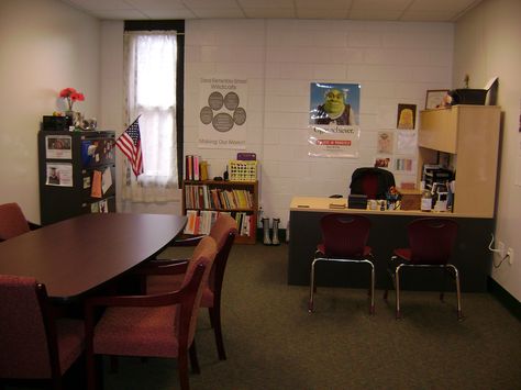 Guidance Office School Counselor Room, High School Counseling Office, Counseling Office Space, Counseling Decor, Guidance Office, Nursing School Organization, School Nurse Office Decorations, School Office Decor, School Nurse Office