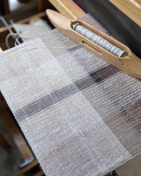 Agnes Martin Scarf – GIST: Yarn & Fiber Rigid Heddle Weaving Patterns, Weave Scarf, Weaving Scarfs, Weaving Patterns Design, Linen Weaving, Pattern Minimalist, Woven Shawls, Handwoven Throw, Linen Hand Towels