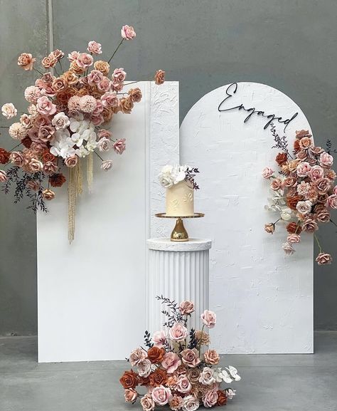 Arch Backdrop Panels With Flowers, Backdrop Flower Arrangement, Engagement Arch Backdrop, Arch Backdrop Panels Diy, Rectangle Backdrop, Wedding Decorations Pink, Wedding Cake Backdrop, Bridal Shop Ideas, Fancy Baby Shower