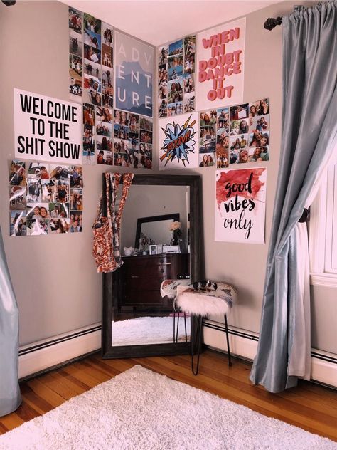 pc: macie moran Zimmer Diy, Dorm Room Walls, Dorm Room Organization, Cute Dorm Rooms, Cute Bedroom Ideas, Room Goals, Cute Room Ideas, Teen Bedroom Decor, Girl Bedroom Decor