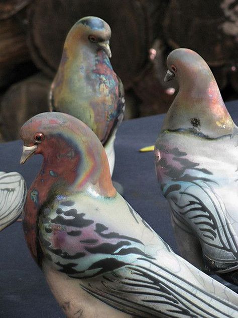 Clay Birds, Pottery Animals, Sculptures Céramiques, Raku Ceramics, Raku Pottery, Ceramic Animals, Pottery Sculpture, Ceramic Birds, Bird Sculpture