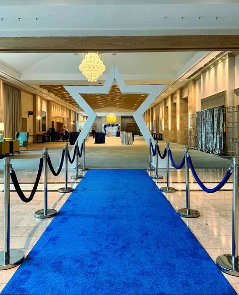 Step onto the blue carpet and into the limelight, where every path ends with a star! 🌠💙 #bluecarpet #runway #whitestar #giantstar #grandentrance #superstar #star #eventdecor #glamorous #glamdecor #starringevent #walktherunway #florida #orlando Blue Carpet Event, Blue Runway, Activation Ideas, Giant Star, Nightclub Design, Florida Orlando, Prom Decor, 65th Anniversary, Event Decorations