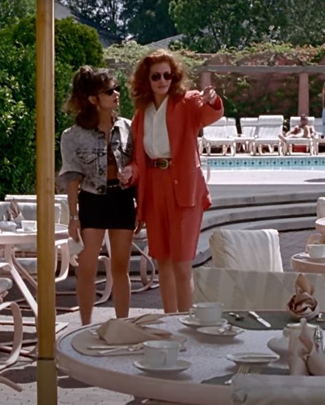 Pretty Woman Film, Pretty Woman Movie, Pretty Woman Costume, Fashion Guys, 90s Fashion Women, Bermuda Shorts Women, Woman Movie, Biggie Smalls, 90s Fashion Outfits