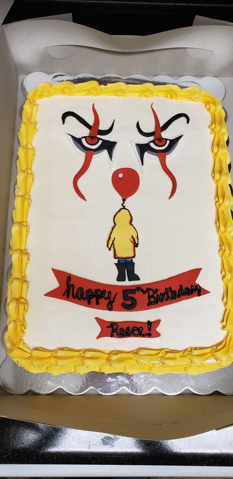 This was harder than it looked but was worth the outcome! It Cake Pennywise, Pennywise Birthday Cake, Pennywise Birthday Party, Pennywise Birthday Party Ideas, Pennywise Birthday, Pennywise Party, Pennywise Cake, Carnival Birthday Cakes, Cake 2022