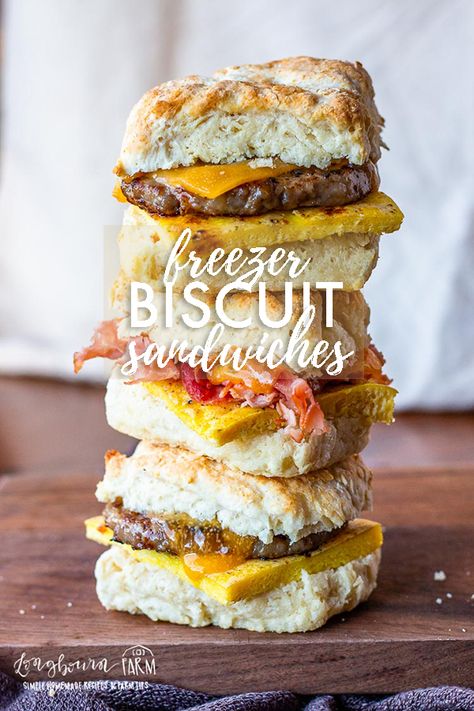 Essen, Freezable Breakfast, Freezer Breakfast Meals, Biscuit Sandwiches, Breakfast Sandwiches Frozen, Biscuit Breakfast, Frozen Biscuits, Homemade Biscuits Recipe, Breakfast Sandwich Recipes