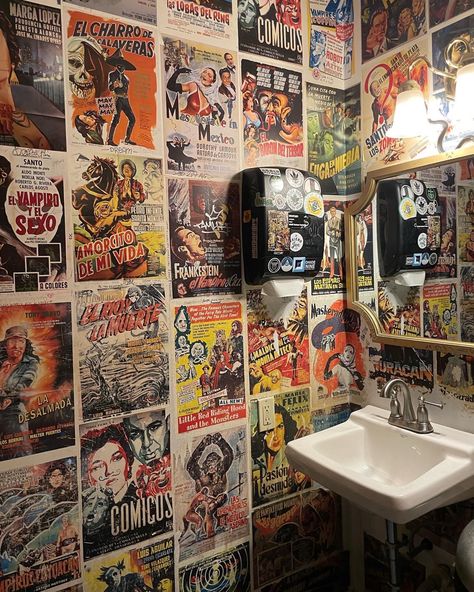 Rockstar Bathroom Decor, Retro Toilet Design, Grunge Bathroom Ideas, Punk Venue Bathroom, Funky Coffee Bar, Decoupage Walls Ideas, Punk Bathroom Aesthetic, Dive Bar Bathroom Aesthetic, Bar Bathroom Aesthetic