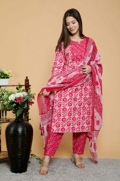 Women Cotton kurta set Suit Designs Indian Style Latest Cotton, Straight Kurti Designs, Kurti And Palazzo, Cotton Suit Designs, Plastic Mirror, Pant Suits For Women, Straight Kurti, Latest Dress Design, Womens Trendy Dresses